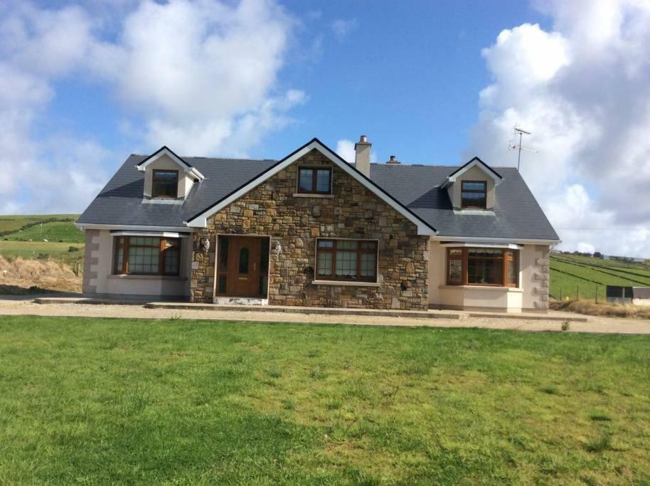 Beautiful Home On Lake Carrowmore Belmullet Esterno foto