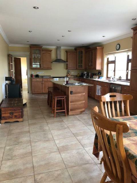 Beautiful Home On Lake Carrowmore Belmullet Esterno foto